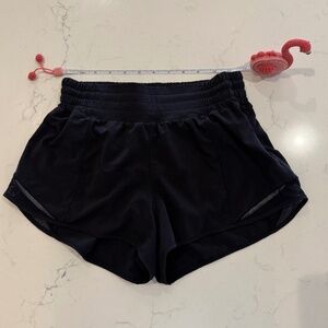 Lululemon Hotty Hot High-Rise Lined Short 2.5"